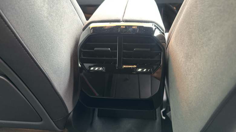 BMW iX 300kW xDrive45 Sport 101kWh 5dr Auto Electric Estate